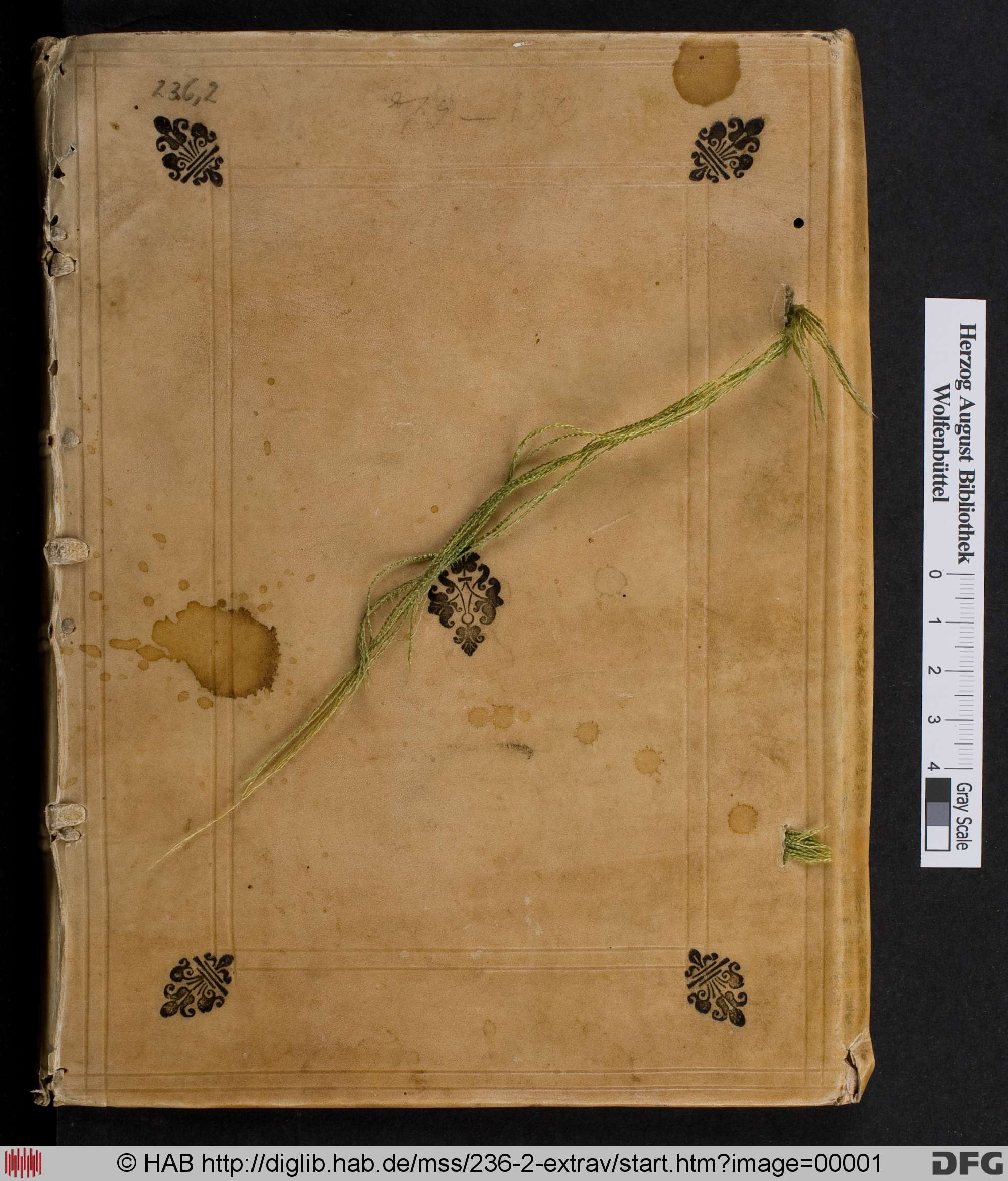 http://diglib.hab.de/mss/236-2-extrav/max/00001.jpg