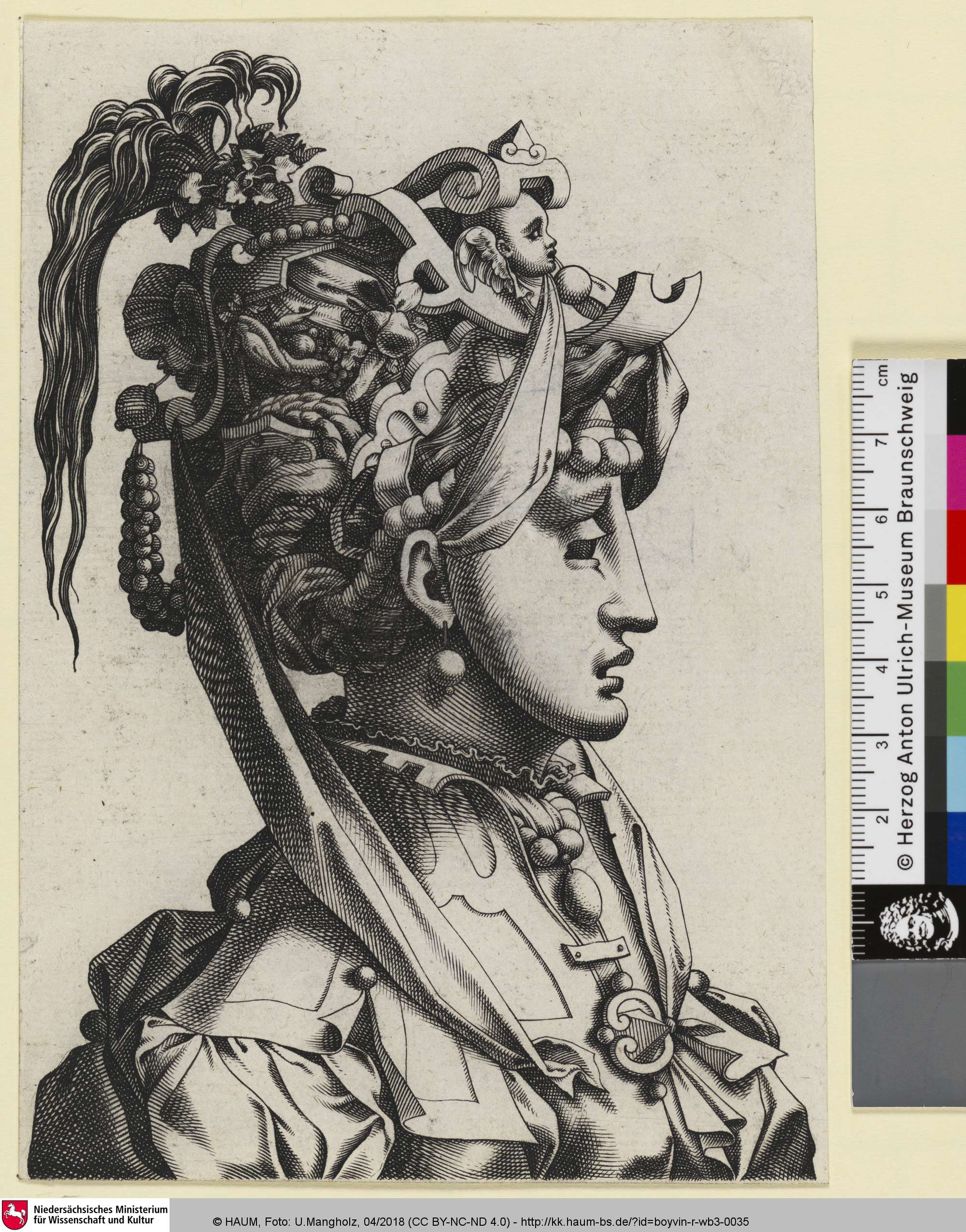 [Weibliche Büste im Profil nach rechts mit Maske und Kopfbedeckung verziert mit Perlen und einem Cherub], René Boyvin, 1545–1588