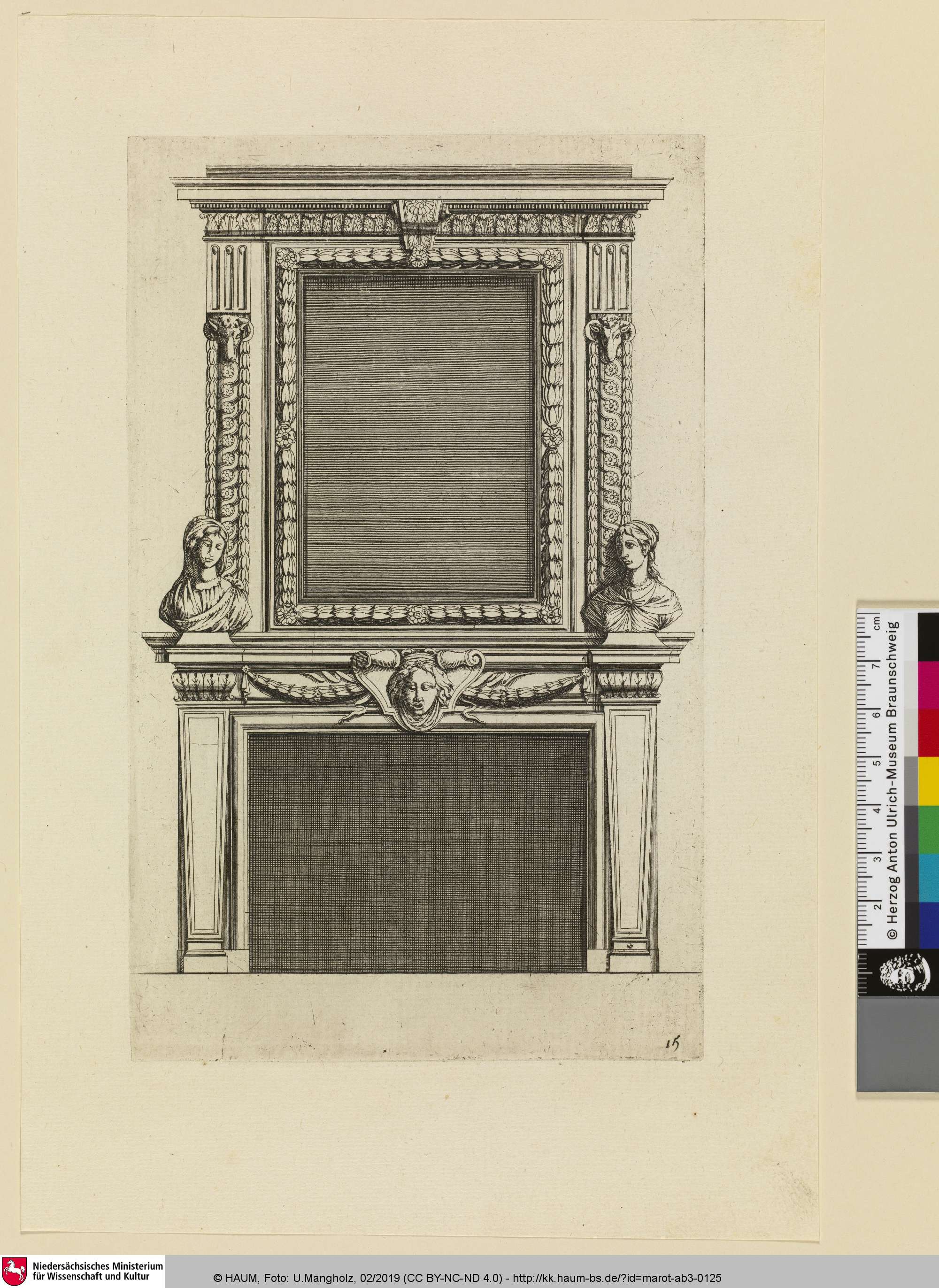 Diverses Inventions nouvelles pour des Cheminées, Bl. 15 [Kamin mit leerem Rechteckfeld, li. und re. auf Kaminsims Büste einer Frau. (Wilke 2016)], Jean Marot, 1638–1679