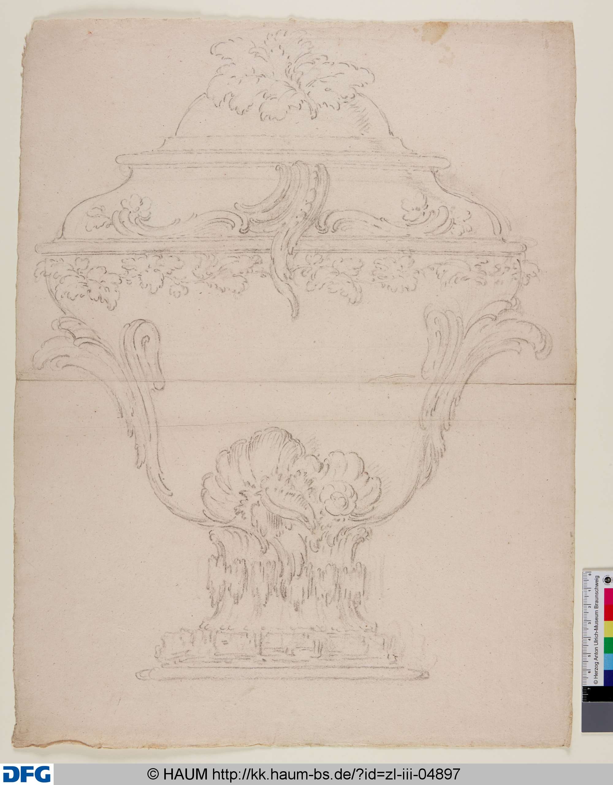 Deckelterrine mit Rankenornament und Blüten, Christian Lieberkühn, 1729–1769